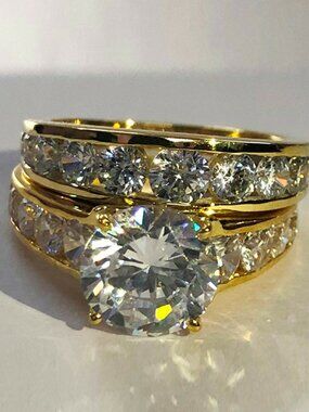 NEW 18K GOLD PLATED ROUND CUT 4A CZ SIDE STONE 2 PCS COUPLE RING, WAAL1306